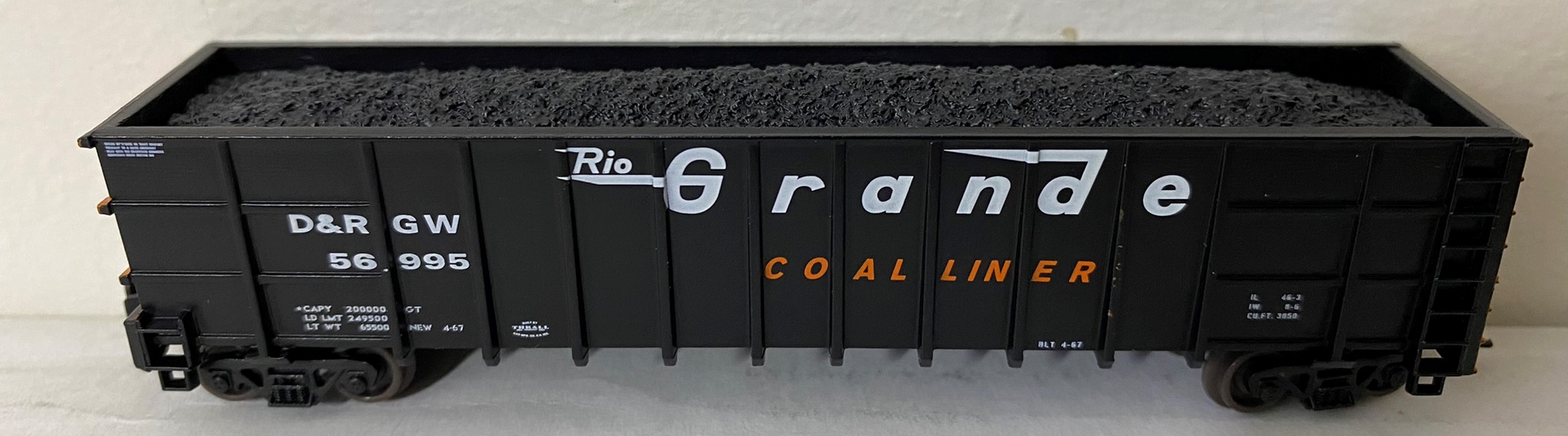 Athearn ATH11746: 50' Thrall High Side Coal Gondola with load. D&RGW 5 pack set.