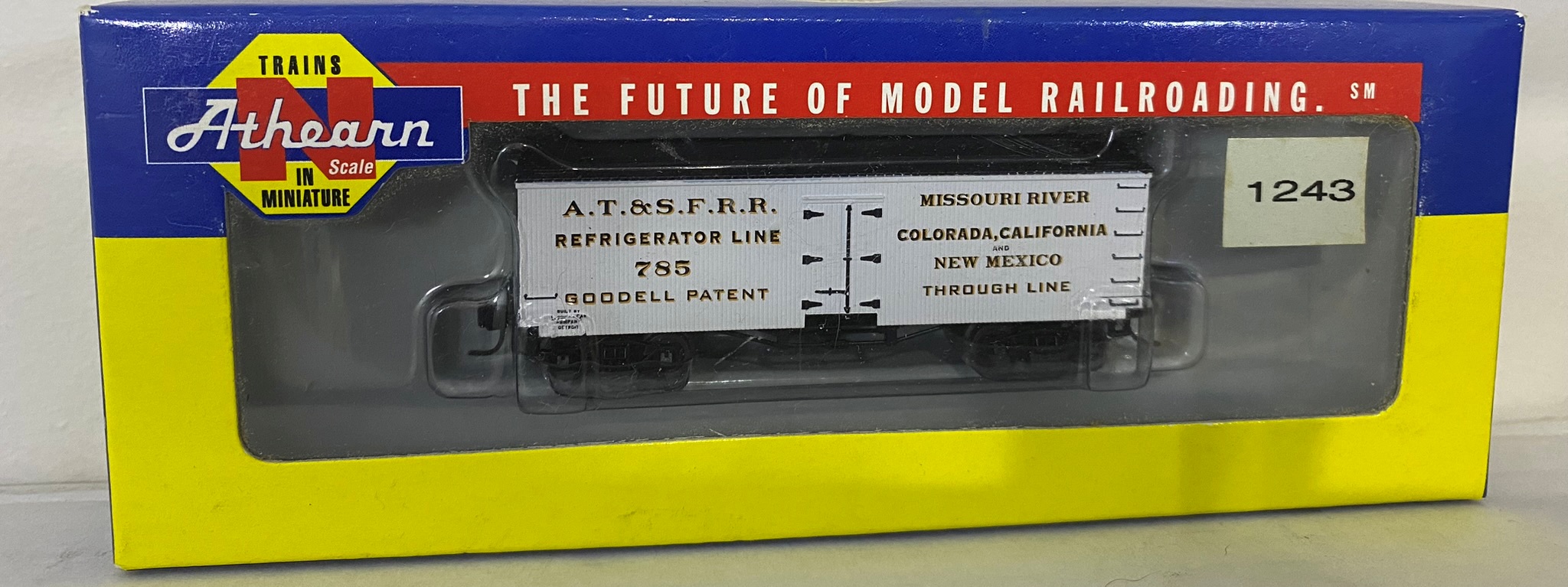 Athearn ATH10503: 36' Old Time Wood Reefers. AT&SF