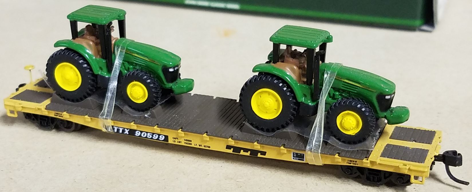 Athearn 53' GSC Flat Car with 2 John Deere Tractors
